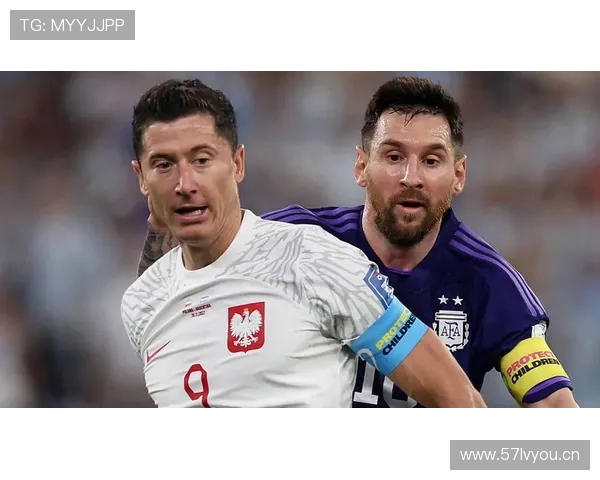 莱万多夫斯基生涯解析：传统中锋到全能终结者的进化路径