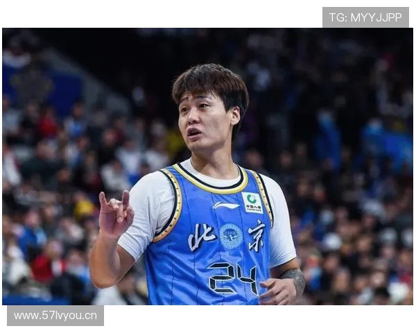 赵睿今晚又开豪车回家了，连路边小摊都不带看一眼！